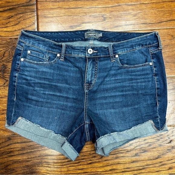 Torrid 5 Inch Vintage Stretch Mid-Rise Short - Picture 3 of 7